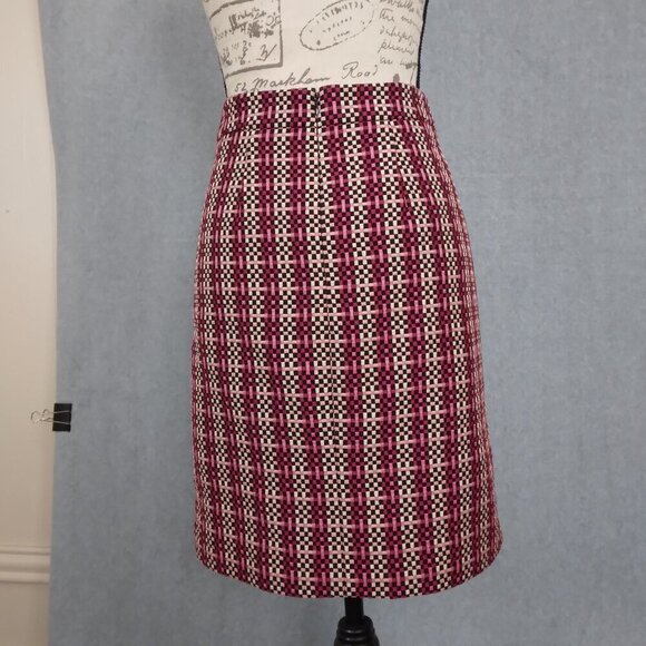 Ann Taylor | Textured Check Skirt Pink Black Berry | Size 2 - Picture 5 of 8